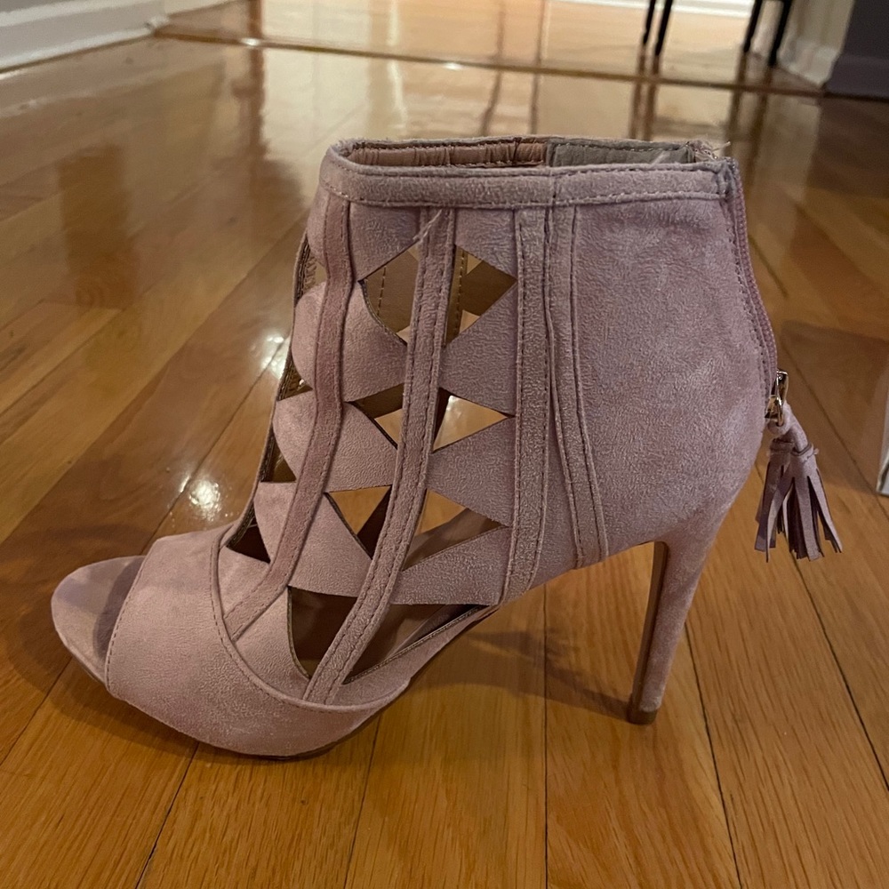 XOXO Gorgeous caged heels